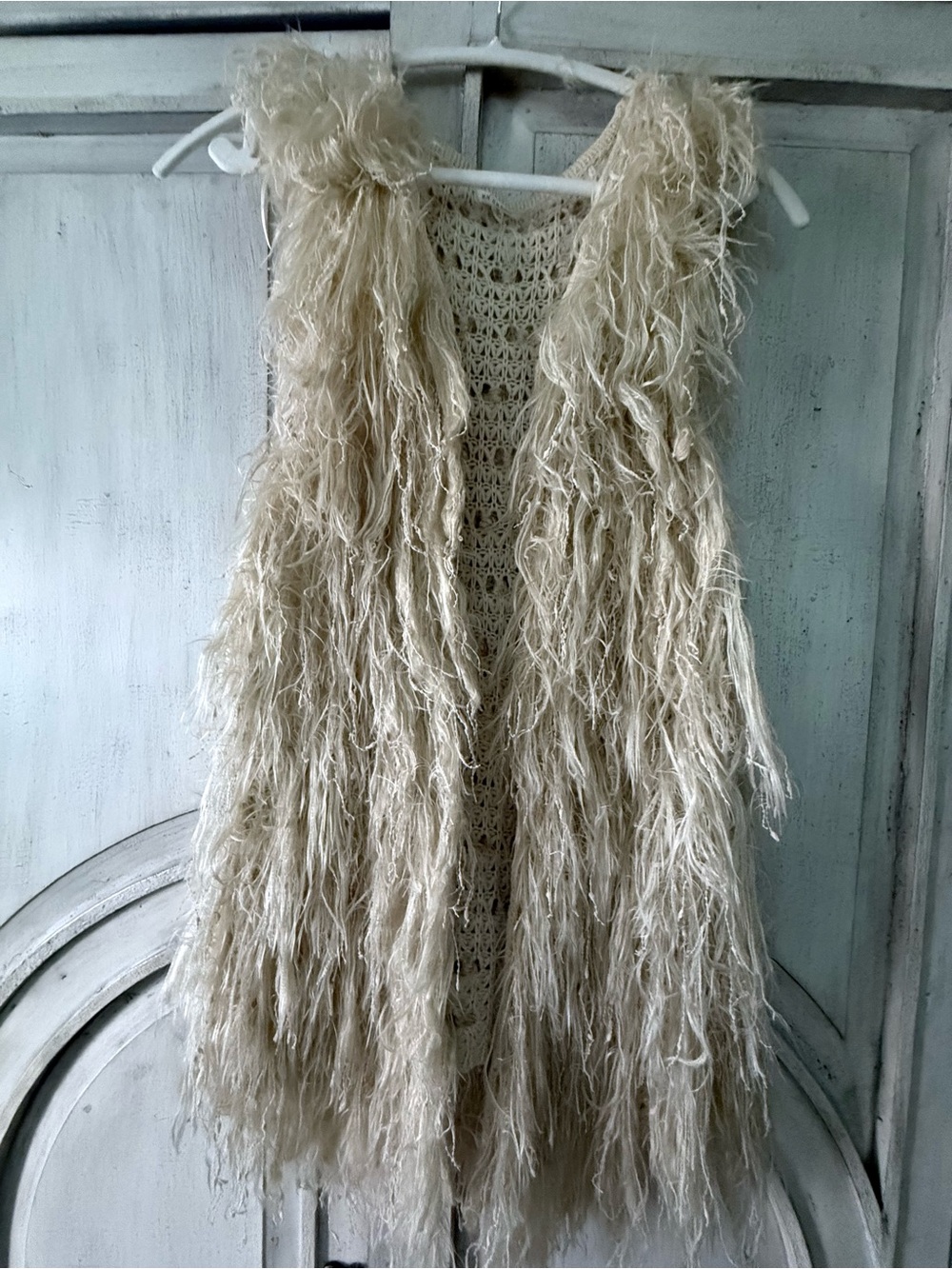 En Creme Cream Shaggy Faux-Fur Vest